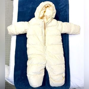 GAP jumpsuit/coat/snowsuit. Like new condition!